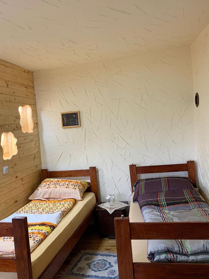 Konaciste Mali Izvor Boljevac Exterior foto
